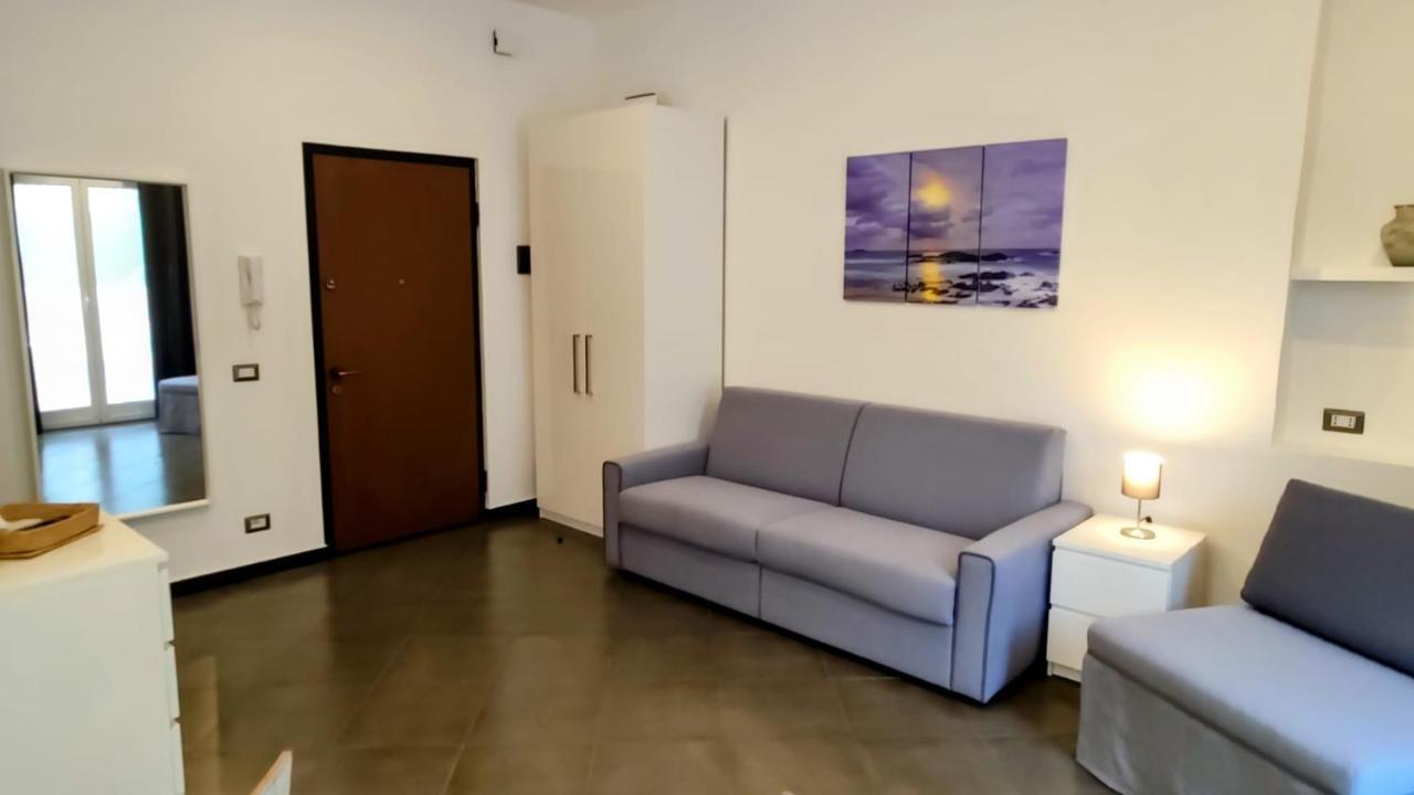 Karina, To The Beach With Terrace And Private Parking Савона Экстерьер фото
