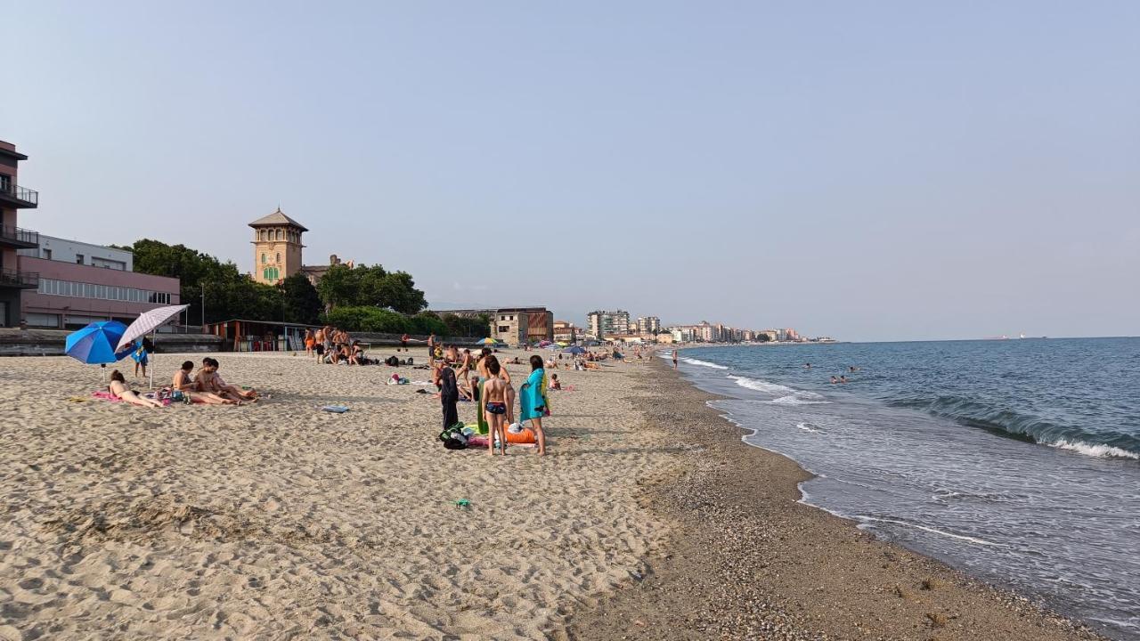 Karina, To The Beach With Terrace And Private Parking Савона Экстерьер фото